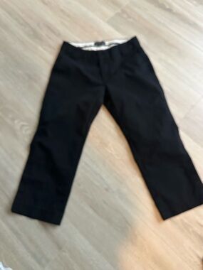 Woman’s Black Capri Pants -Banana Republic